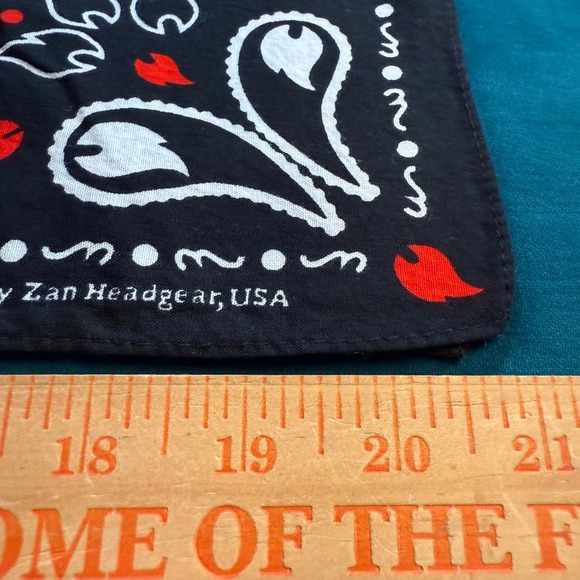 Zippo Black Red Paisley Logo Cotton Bandana Zan Headgear USA - Picture 4 of 5